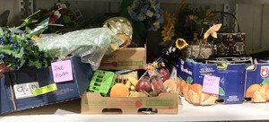 lot 115 image: Large Lot of Artificial Flowers & Decor