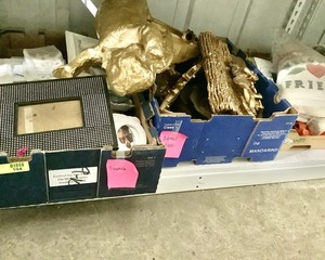 lot 104 image: Misc Home Decor