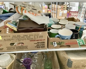 lot 154 image: Tabletop Grill, Mugs & Misc
