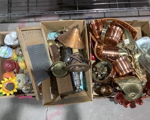 lot 219 image: Vintage copper & Misc Decor
