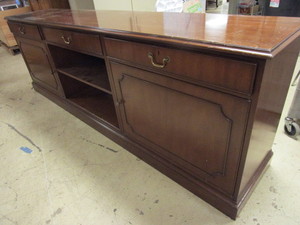 lot 104 image: KITTINGER FURNITURE CREDENZA, CRAFTED OF SOLID WOOD