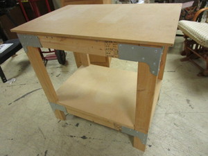 lot 116 image: SHOP TABLE