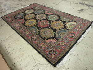 lot 122 image: ORIENTAL RUG, HANDMADE IN INDIA, 100% WOOL PILE