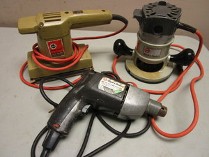 lot 124 image: BLACK & DECKER ROUTER, FINISHING SANDER, DRILL