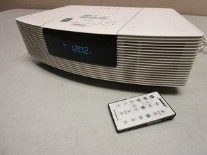 lot 131 image: BOSE WAVE RADIOCD PLAYER