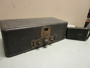 lot 138 image: ANTIQUE CROSLEY TUBE RADIO, ANTIQUE KODAK CAMERA WITH LEATHER AUSTRALIAN-MADE CARRYING CASE