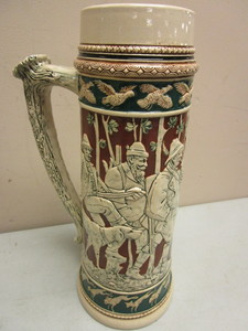 lot 146 image: VINTAGE GERMAN 2-LITER BEER STEIN, MADE IN GERMANY