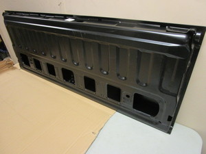 lot 161 image: DODGE PICK UP REPLACEMENT TAILGATE - NEW - 2002-2005