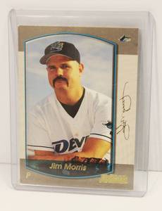 lot 70 image: 2000 Jim Morris # 164 Baseball Card