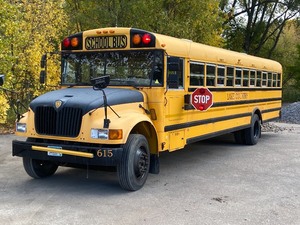 lot 1-A image: 2002 American Transportation International School Bus