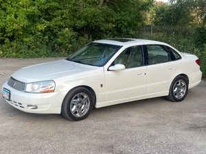 lot 2 image: 2003 Saturn L300