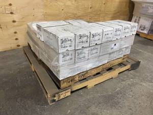 lot 10 image: Lot of 52 cases American Olean Bright Black Gloss Ceramic Wall Tile (Common 4-in x 4-in Actual 4.25-in x 4.25-in)