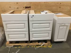 lot 61 image: Lot of 3-White cabinets from Home Depot