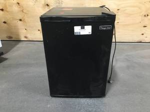 lot 65 image: Magic Chef 2.6 cu. ft. Mini Fridge in Black, ENERGY STAR