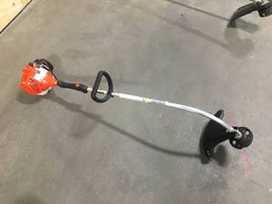lot 72 image: Echo GT-225 21.2 cc Gas 2-Stroke Cycle Curved Shaft Trimmer