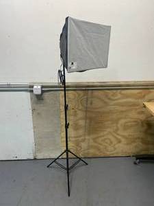 lot 87 image: Softbox Photo Light with stand