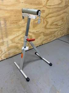 lot 100 image: HDX 43 in. Steel Roller Stand with Edge Guide