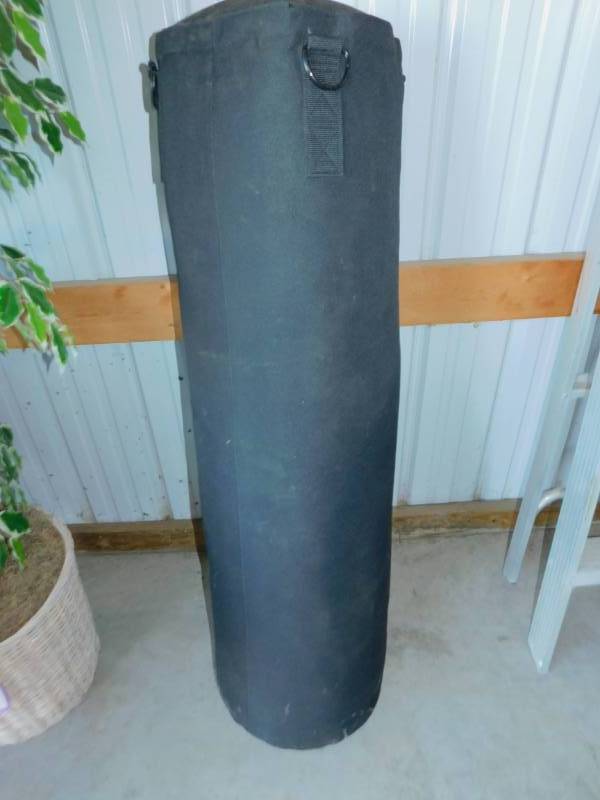 lot 6 image: TKO Pro Heavy Black Boxing  Punching Bag
