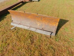 lot 3 image: Jeep Plow