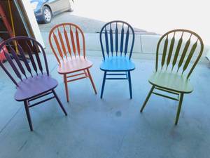 lot 9 image: Four Colorful Chairs