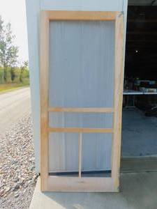 lot 15 image: Screen Door