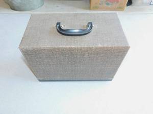 lot 20 image: Vintage Graflex School Master Slide Film Projector