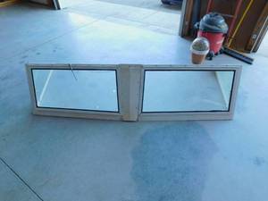 lot 36 image: 1959 Chris Craft Windshield