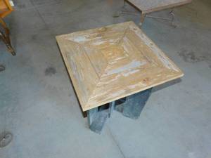 lot 42 image: Wood Table