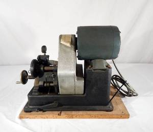 lot 10 image: Vintage Sagar Corporation Model 500 Key Cutting Machine