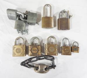lot 60 image: Lot of 11 Vintage Padlocks