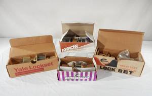 lot 104 image: Lot of 4 New Commercial and Residential Keyed and Pass Through Door Knob Sets