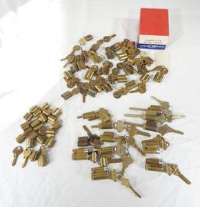 lot 163 image: Lot of Assorted Brass Lock Cylinders With Keys