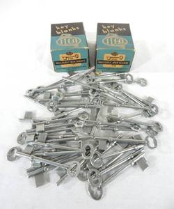 lot 231 image: Lot of 43 Vintage Ilco Malleable Skeleton Key Blanks