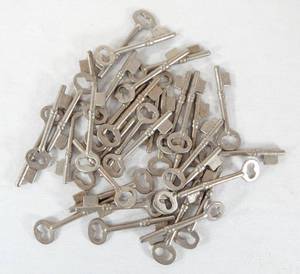 lot 239 image: Lot of 35 Vintage Skeleton Key Blanks