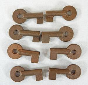 lot 240 image: Lot of 8 VintageAntique Brass Skeleton Key Blanks