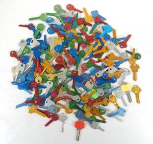 lot 249 image: Large Lot of Hundreds of Assorted Aluminum Keys and Key Blanks