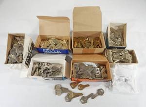 lot 252 image: Large Lot of Assorted Key Blanks