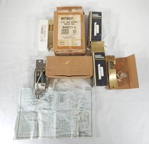 lot 269 image: Lot of Electric Door Openers and Releases