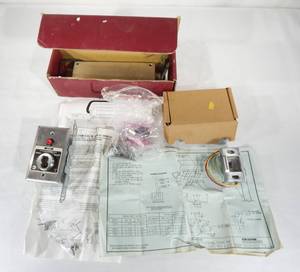 lot 270 image: Lot of Electric Door Latches and Parts