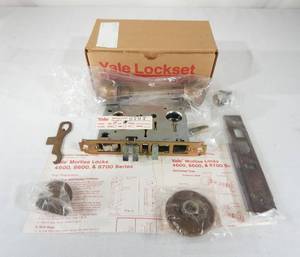 lot 274 image: New Yale Model 8707 Lockset