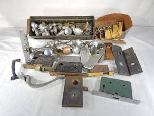 lot 275 image: Lot of Vintage and Antique Commercial Door Knobs, Latches, Handles and Hardware
