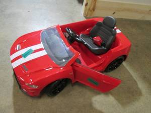 lot 1 image: RollPlay 6V Ride On Ford Mustang 2....