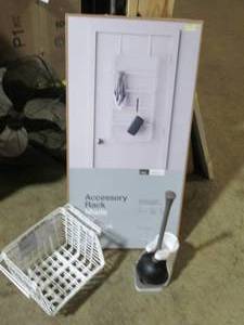 lot 47 image: Accessory Rack (4 S-Hooks, 4 Bars) ...