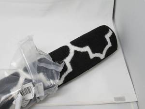 lot 67 image: 4 X 6 Area Rug (Black & White)...