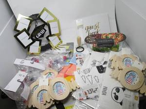lot 141 image: Party Deco, Mom & #1 Teacher Photo ...
