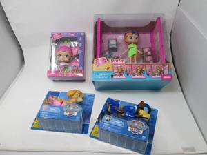 lot 161 image: Boxy Girls Studio, Boxy Babies (Tin...