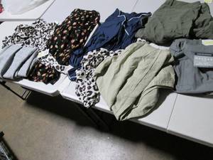 lot 194 image: Lot of Womans Clothes Assorted Si...