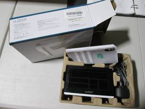 lot 203 image: La Crosse Technology (Model# C82929...