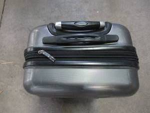 lot 54 image: London Fog Southbury 20 Spinner Suitcase