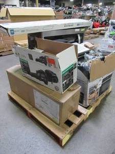 lot 230 image: WHOLESALE MIXED PALLET OF MISCELLANEOUS MICROWAVES, LIGHTING AND MORE